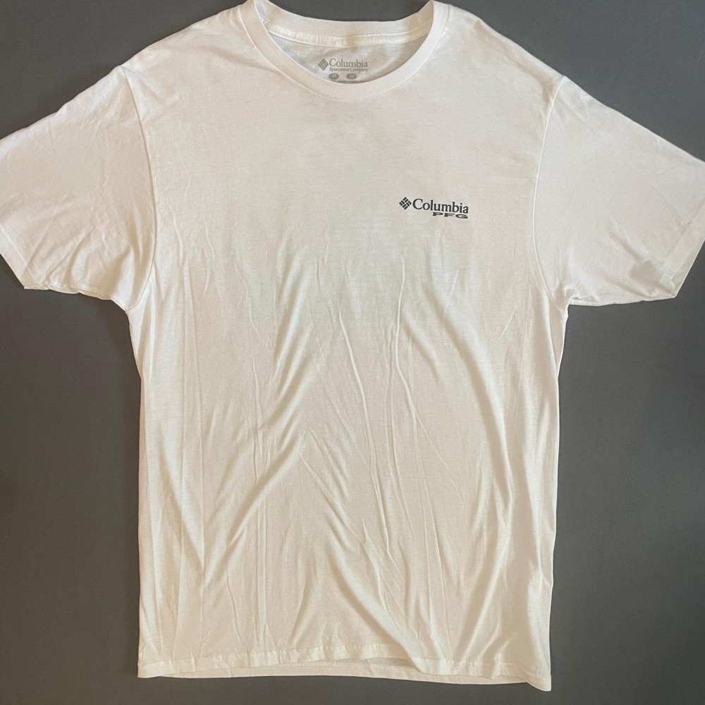 Columbia PFG Sportswear white cotton t-shirt with palm trees graphic, size M